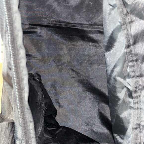 PUMA Black Duffle Travel Bag UNISEX - Picture 3 of 8